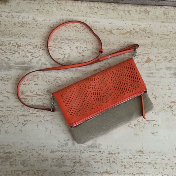 Stella and Dot Waverly petite Crossbody - Picture 1 of 15